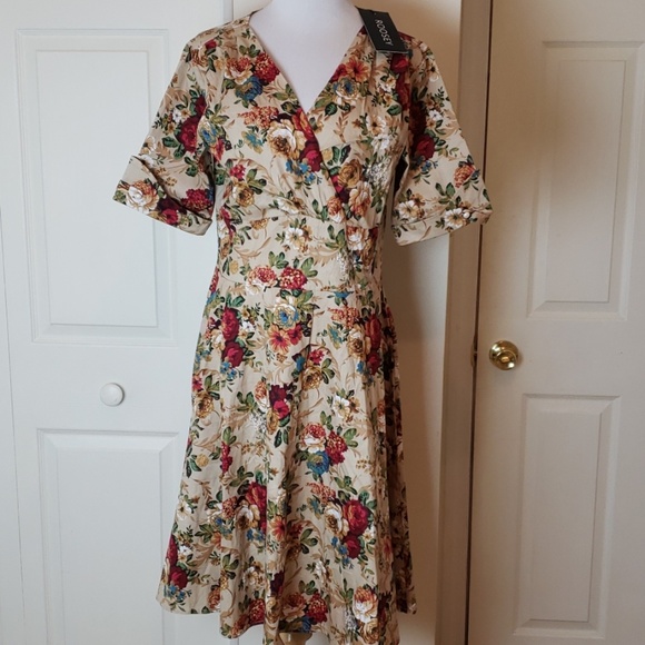 Roosey Dresses & Skirts - Roosey floral swing dress vintage style